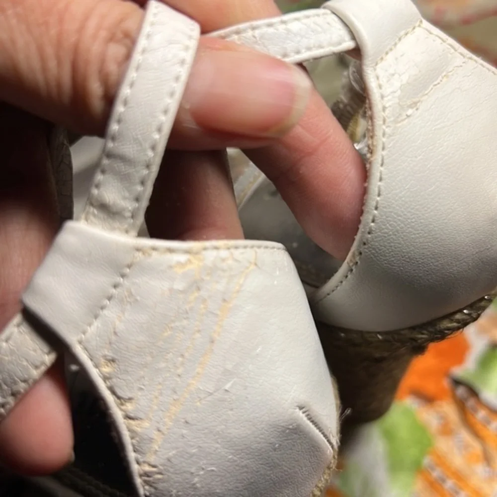 White House|BlackMarket white leather espadrille open toe blinged sandal 7.5‎